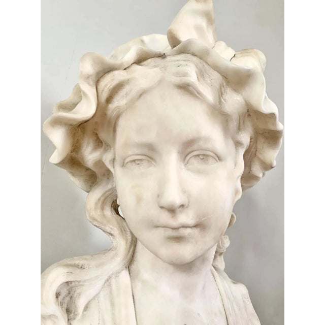 Woman Bust in Alabaster, 19th Century For Sale - Image 9 of 10