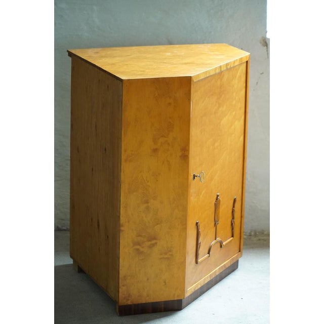 Early 20th Century Art Deco Swedish Corner Cabinet in Birch, 1930s For Sale - Image 12 of 17