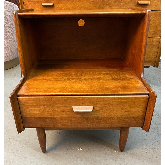 Conant Ball Mid-Century Russel Wright for Conant Ball Nightstands For Sale - Image 4 of 14
