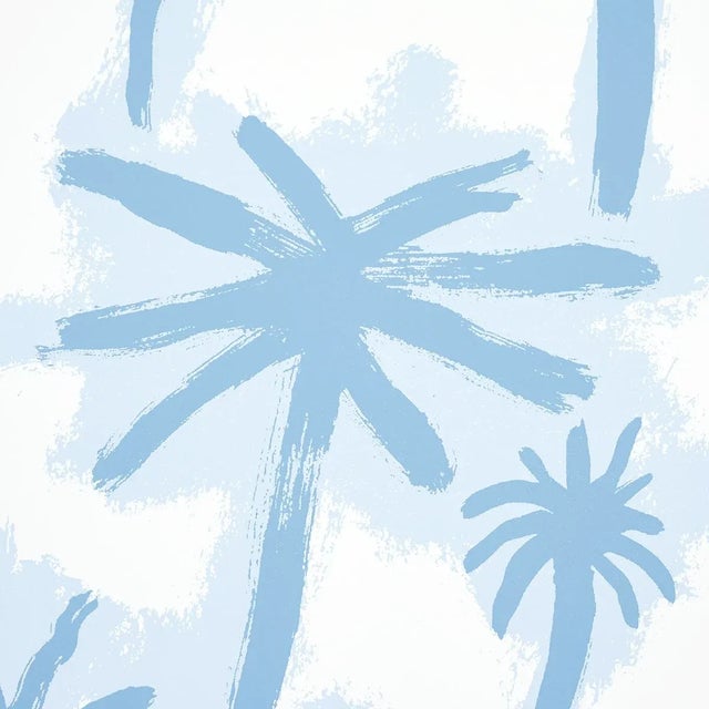 Traditional Schumacher Palmitas Wallpaper in Mist For Sale - Image 3 of 4
