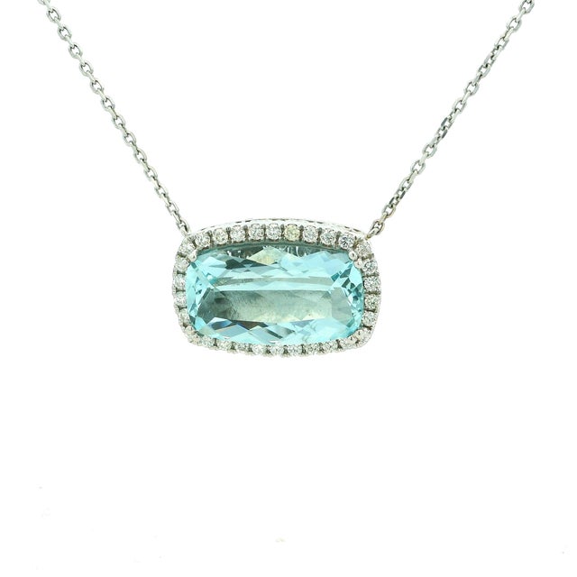 Contemporary 18k White Gold 20 Carat Aquamarine and 2 Carat Diamond Necklace For Sale - Image 3 of 11