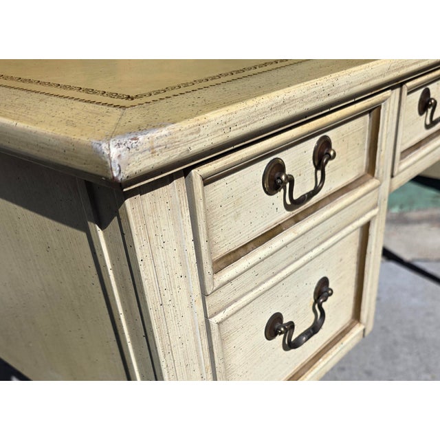 Sligh Furniture French Provincial Louis XVI Revival Five-Drawer Writing Desk With Tooled Leather Top, Circa 1960s For Sale - Image 13 of 18