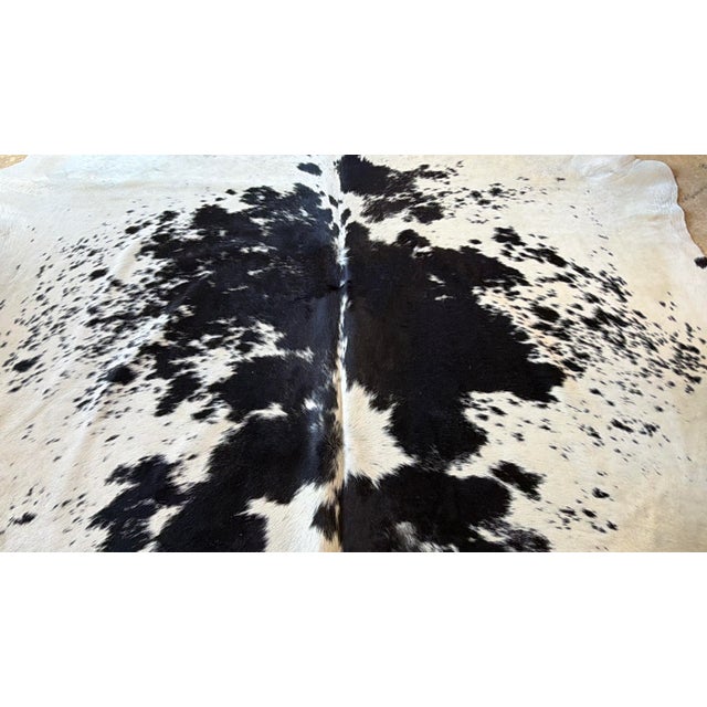 Contemporary Natural Brazilian Extra Large Black & White Cowhide. 90" X 100" For Sale - Image 3 of 6