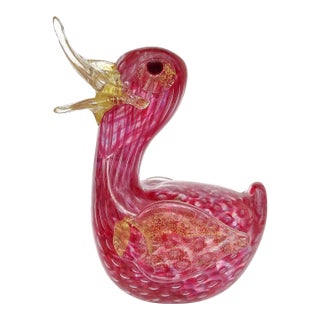 Vintage Barovier Toso Murano Dark Pink Gold Flecks Italian Art Glass Baby Bird Figurine Sculpture For Sale