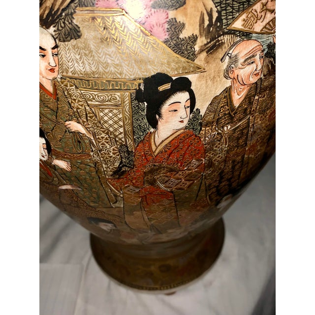 Asian Pair of Vase in Porcelain Satsuma For Sale - Image 3 of 11