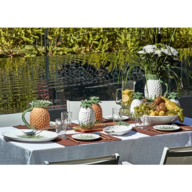 Continuing the work of Raphael Bordallo, we reinvented the collection Pineapple. A naturalist collection where the bright...