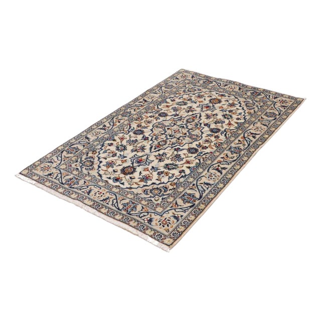 Kashan Rug in Hand-Knotted Wool For Sale