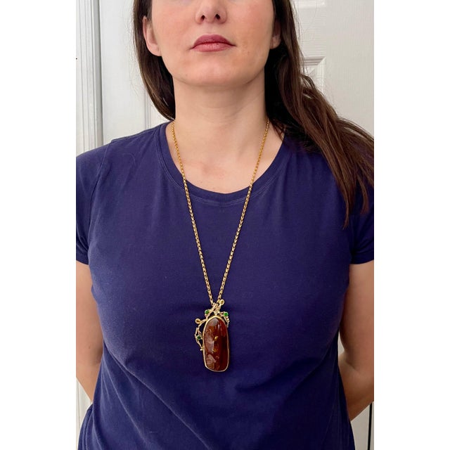 Natural Amber Tsavorite and Yellow Sapphire Necklace / Pin 18 Karat Yellow Gold For Sale - Image 14 of 18