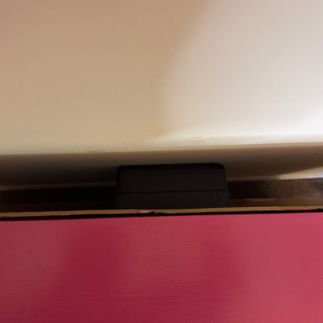 Bright Pink 1950s Retro Tv Pet Bed For Sale - Image 8 of 10