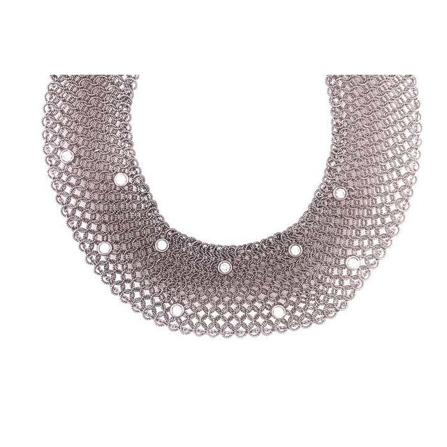 1960s Estate Art Deco Style 18 Karat White Gold and Diamond Mesh Necklace For Sale - Image 5 of 12
