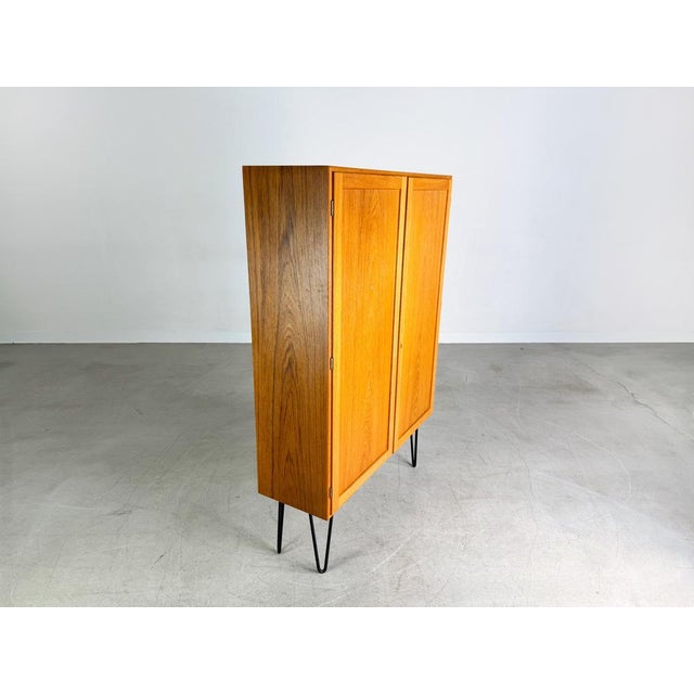 Søborg Møbelfabrik Mid-Century Teak Cabinet by Børge Mogensen for Søborg Møbelfabrik, 1960s For Sale - Image 4 of 9