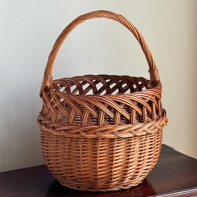 Mid-20th Century Round European-Style Basket With Openweave Border For Sale - Image 4 of 11