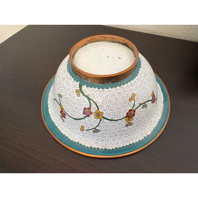 Carefully crafted in China, these bowls exude elegance and sophistication. The beautiful Chinoiserie design adds a touch...