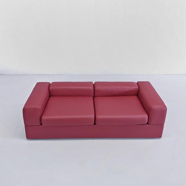 Mid-Century Modern Model 711 Daybed Sofa in Red Leather attributed to Tito Agnoli for Cinova, 1970s For Sale - Image 3 of 17