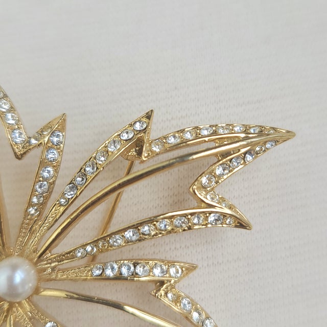 Napier Vintage Napier 1980s Gold Maple Leaf Brooch Faux Pearl Rhinestone Statement Pin For Sale - Image 4 of 17