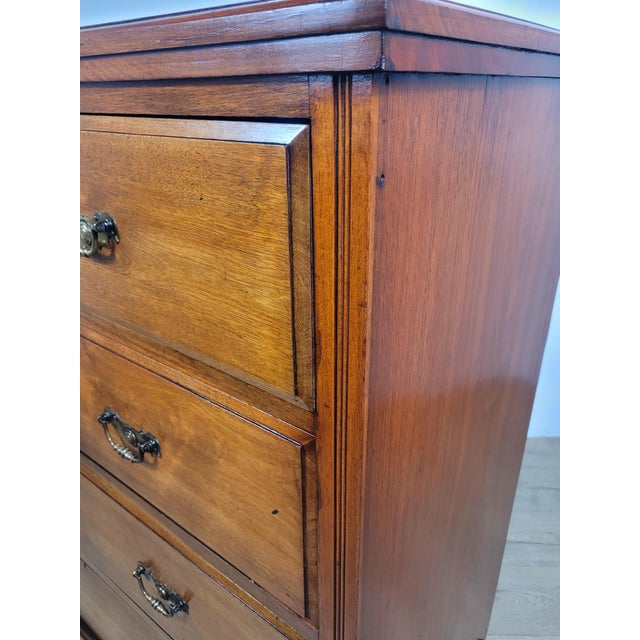 Victorian Chest of 5 Drawers in Walnut with Drop Handles, 1900s For Sale - Image 9 of 18