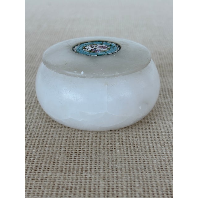 1920s Antique Micro Mosaic Grand Tour Italian Alabaster Lidded Jar / Box For Sale - Image 5 of 9
