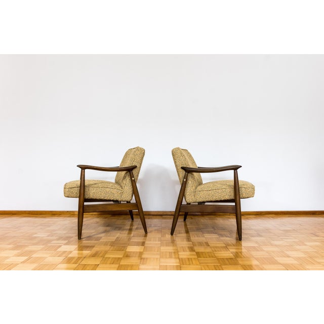 Pair armchairs "GFM87" designed by Juliusz Kędziorek, manufactured by Gościcińska Fabryka Mebli, Poland, 1960s Set have...