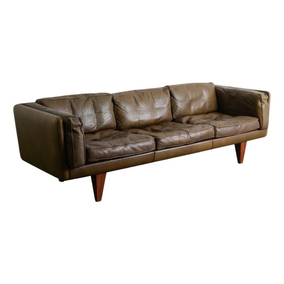 Danish Mid-Century Modern Olive Brown Three Seater V11 Sofa by Illum Wikkelsø, 1960s For Sale