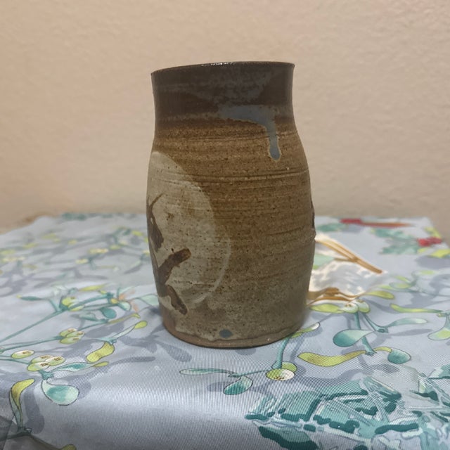This is an authentic, highly collectible vintage 1981 commemorative stoneware mug from the Minnesota Renaissance Festival....