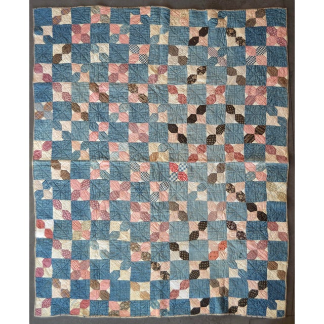 1910s Early 20th C Jacob's Ladder Variation Hand-Quilted Cotton Quilt - For Sale - Image 5 of 12