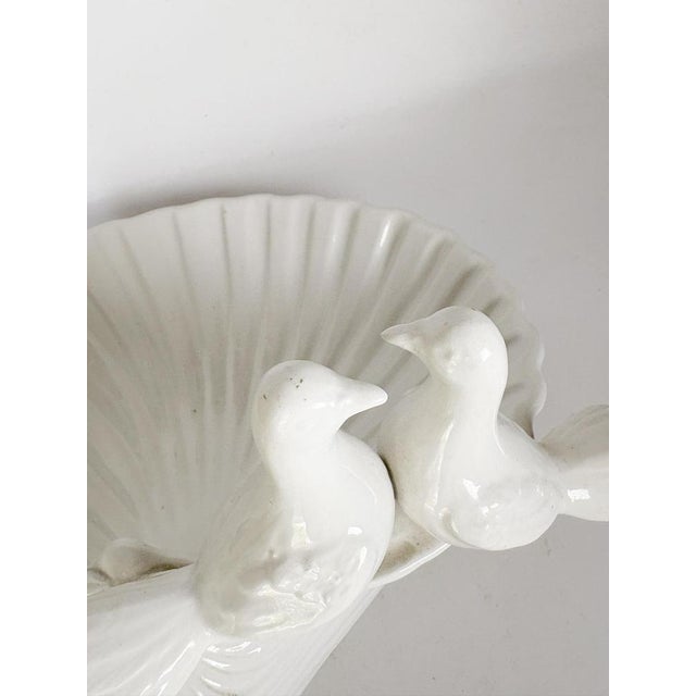 Large White Ceramic Seashell Catchall with Bird Decoration, 1960 For Sale - Image 10 of 12