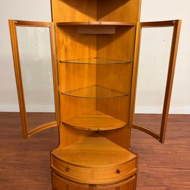 Mid-Century Modern Nathan Squares Vintage Teak Curved Glass Corner Cabinet For Sale - Image 3 of 12