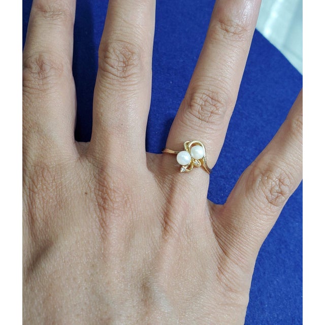 ♥ Product Summary ♥ Main Stone: Pearl & Diamonds Band Material: 14k Yellow Gold Pearl Size: 4MM
