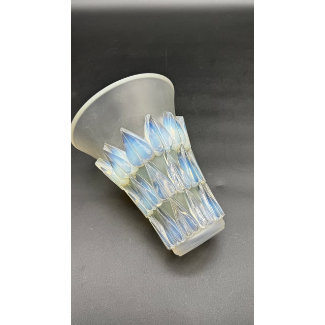 Leaf Vase by René Lalique for Lalique, 1932 For Sale - Image 3 of 10