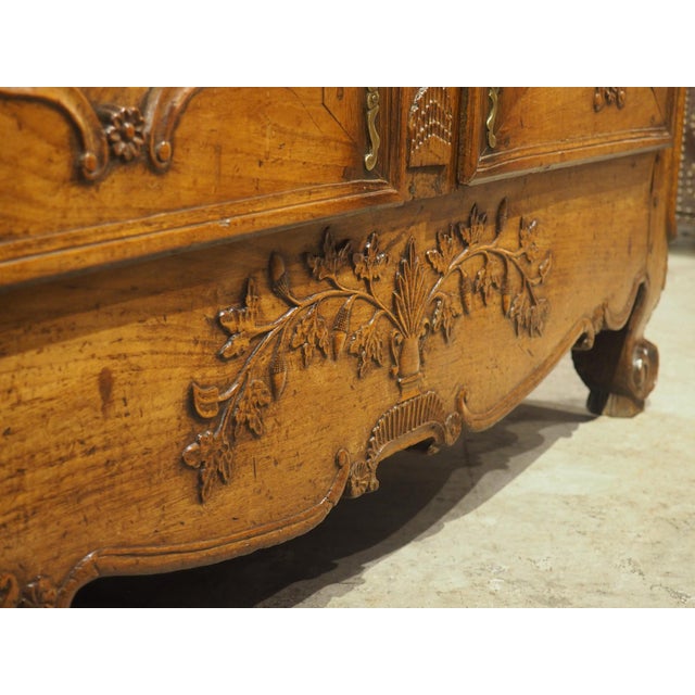 Circa 1800 Carved Oak Buffet From the Area of Mont St. Michel, France For Sale - Image 13 of 18