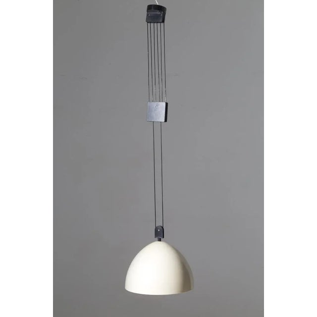 Comb up-down pendant lamp in cream colored plastic material. Up to 250V (Europe/UK Standard).The wiring of this item may...