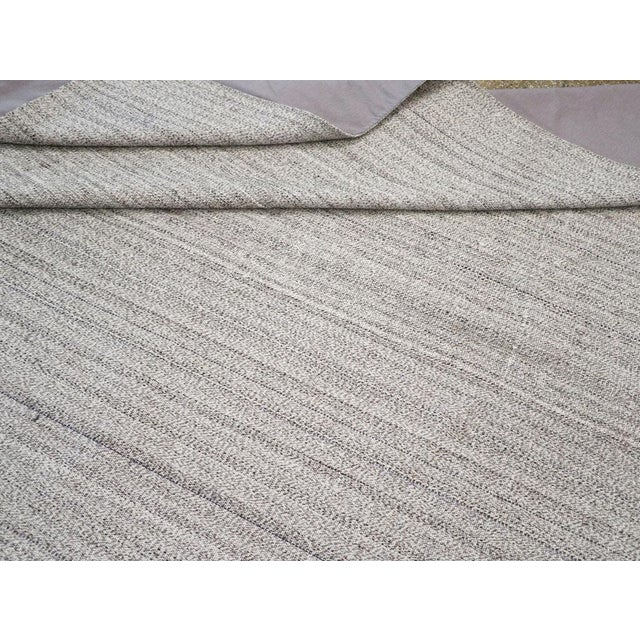 Gray Galerie Shabab Collection Mid-20th Century Turkish Flatweave Kilim Carpet For Sale - Image 8 of 8