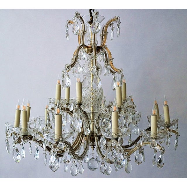 Circa 1900 Austrian Maria Theresa 18 Lite Chandelier For Sale In New Orleans - Image 6 of 6