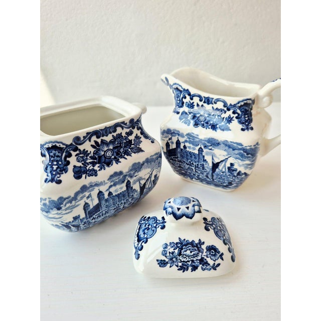 1950s Vintage English Sugar Bowl and Creamer Set by Enoch Wedgwood, 1960s, Set of 2 For Sale - Image 5 of 6