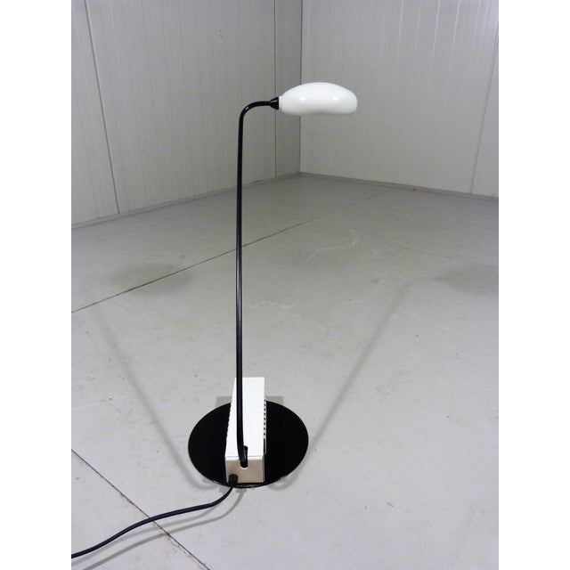 1980s Italian Desk Lamp in White & Black, 1980s For Sale - Image 5 of 15