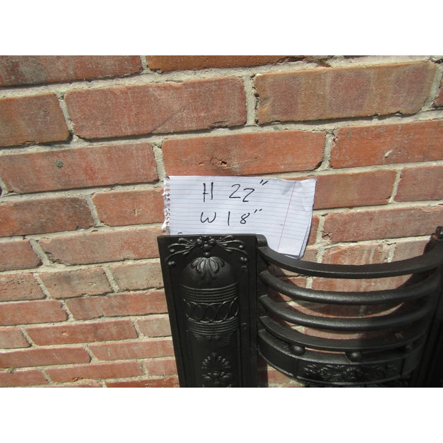 Metal Reclaimed English Antique Georgian Hob Grate Fireplace, Cast Iron 1790s For Sale - Image 7 of 7