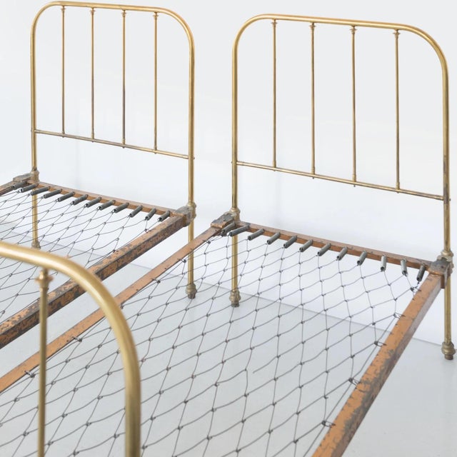 Antique Edwardian Brass Twin Beds, 1890s, Set of 2 For Sale - Image 3 of 18