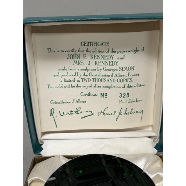 Cristal d'Albret France JFK Jackie Kennedy Sulphide Paperweight Faceted Green For Sale In Philadelphia - Image 6 of 17