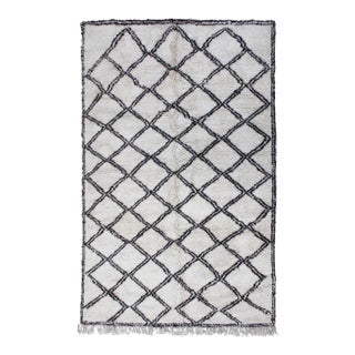 Mid 20th Century Vintage Moroccan Rug - 9'6'' X 6'8'' For Sale