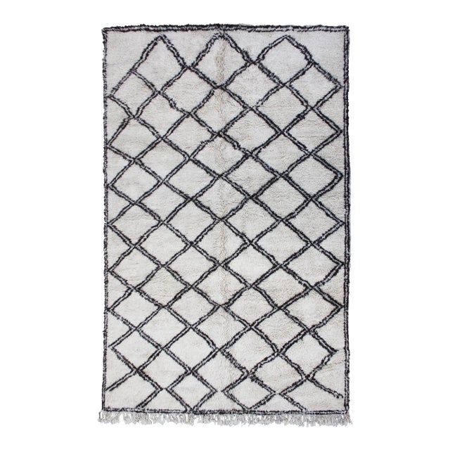 Mid 20th Century Vintage Moroccan Rug - 9'6'' X 6'8'' For Sale