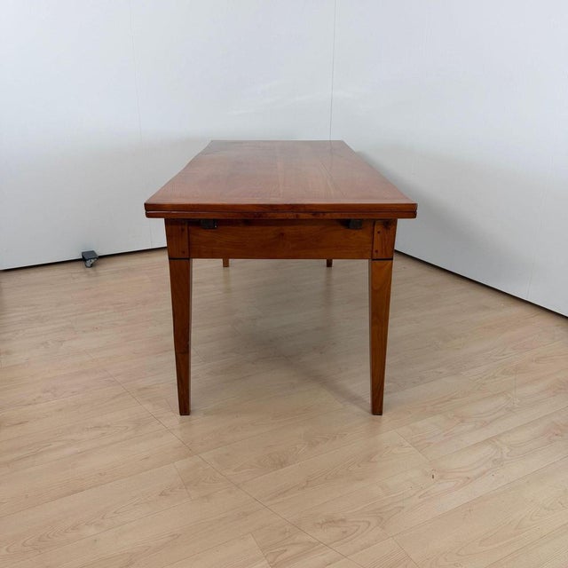 French Biedermeier Table in Cherry Wood, 1820 For Sale - Image 13 of 18