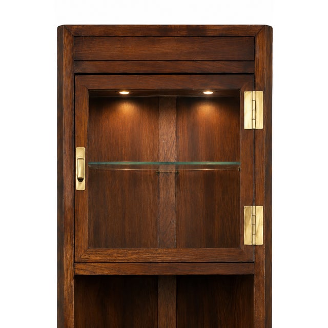 1970s Campaign Vintage Henredon Lighted Oak Corner Display Cabinet With Glass Door For Sale - Image 14 of 14