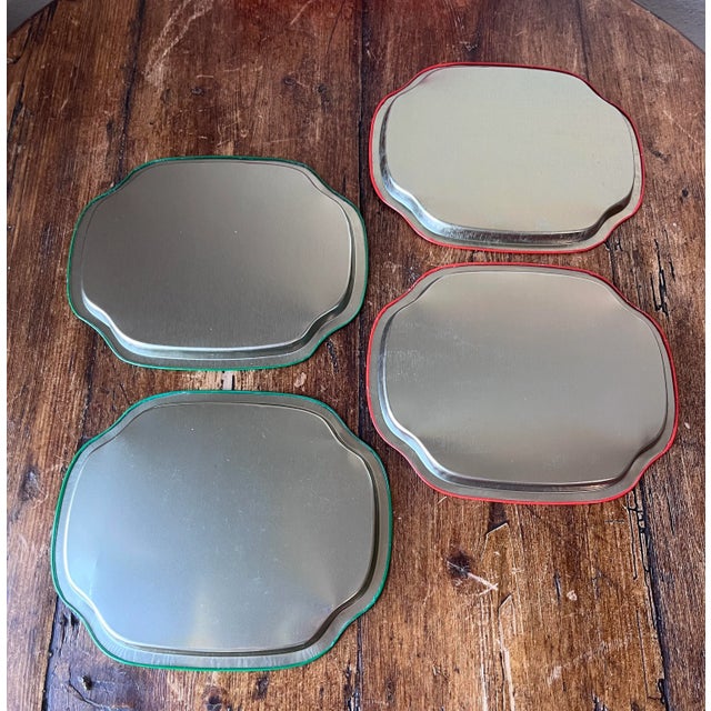 1980s Vintage Jsny Old Fashioned Style Christmas Snack Enameled Metal Tray Set For Sale - Image 5 of 9
