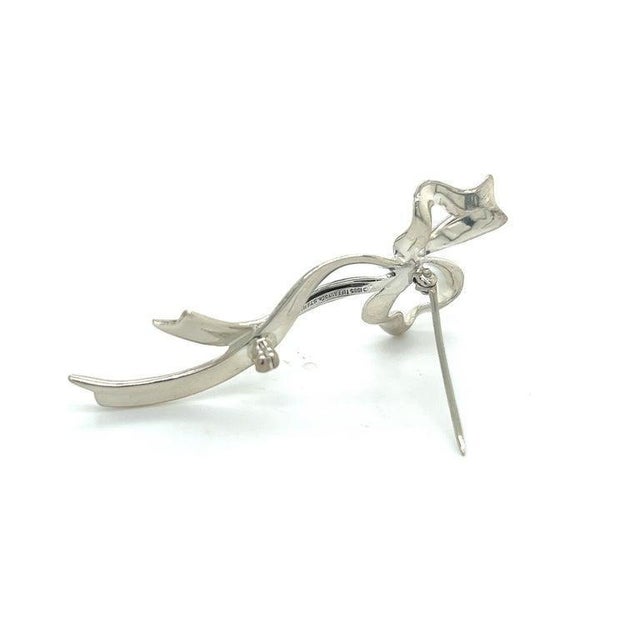 Traditional 1990s Tiffany & Co Estate Ribbon Brooch Pin Sterling Silver For Sale - Image 3 of 6