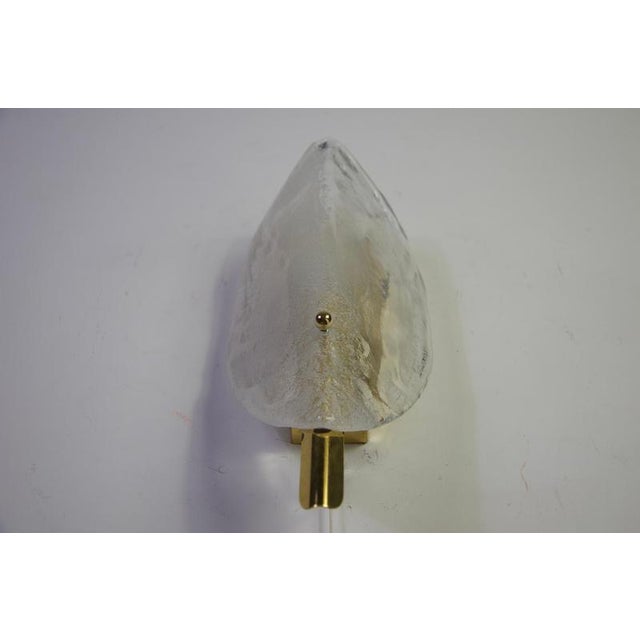 Metal Brass and Ice Glass Wall Lamp attributed to Kalmar Franken, Austria, 1960s For Sale - Image 7 of 12