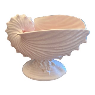 Vintage Mid-Century Wedgwood "Alpine Pink" Nautilus Shell Footed Centerpiece Vase For Sale