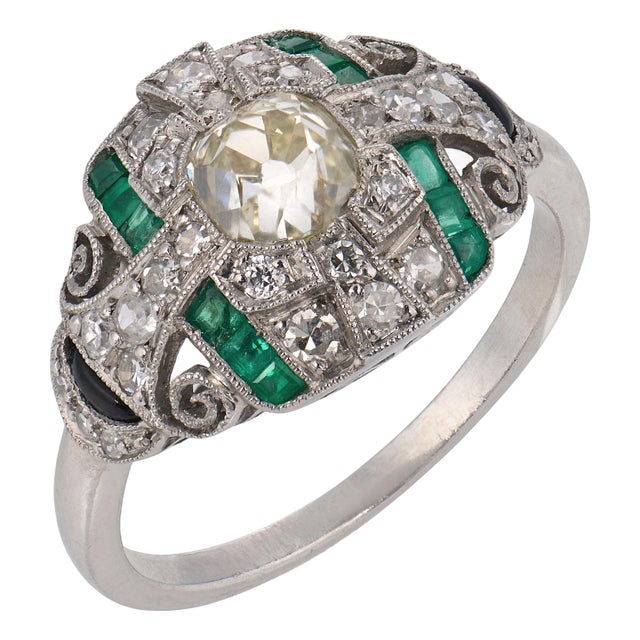 1930s Art Deco Diamond Emerald Onyx Platinum Ring, Size 6 For Sale