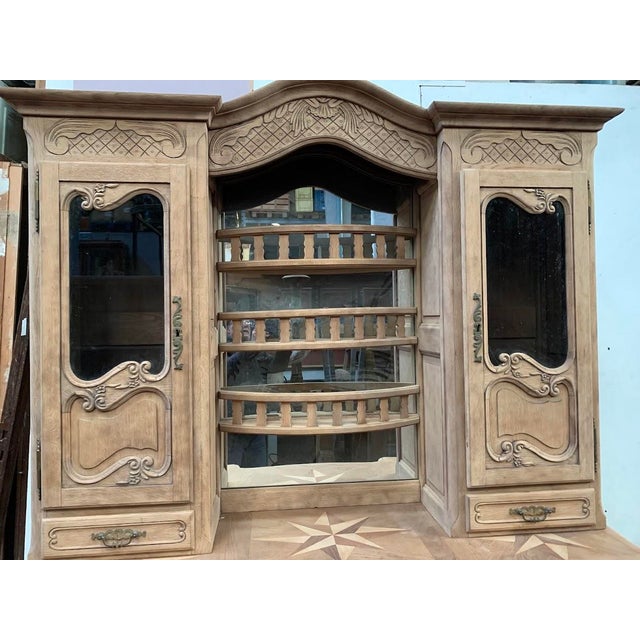 Louis XV Style 2-Body Buffet in Oak, 20th Century For Sale - Image 6 of 10