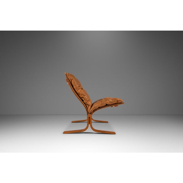 Westnofa Furniture Set of Two (2) Scandinavian Mid-Century Modern "Siesta" Chairs in Leather by Igmar Relling for Westnofa, Norway, C. 1970's For Sale - Image 4 of 18
