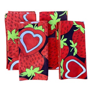 Vintage 1970's Heart and Strawberry Printed Cloth Dinner Napkins -Set of 4 For Sale